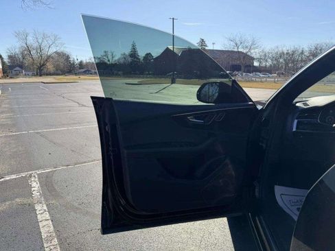 Used 2019 Audi Q8 Premium w/ Convenience Package image 17