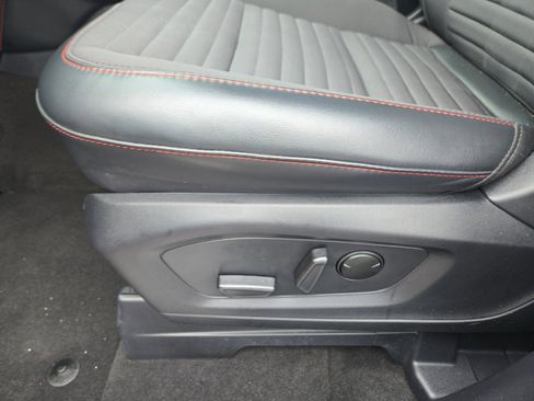 Used 2025 Ford Explorer ST-Line image 12