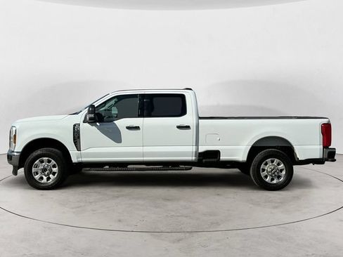 Used 2024 Ford F350 XLT AWD/4WD image 2