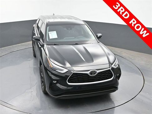Used 2023 Toyota Highlander L image 42