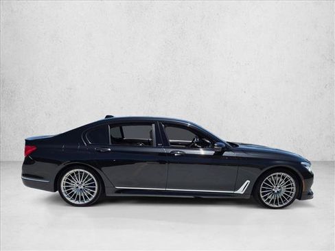 Used 2017 BMW ALPINA B7 xDrive AWD/4WD image 4