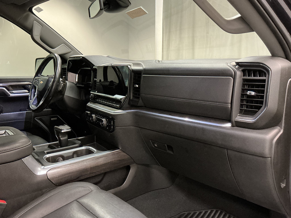 Used 2022 Chevrolet Silverado 1500 LTZ RWD image 32