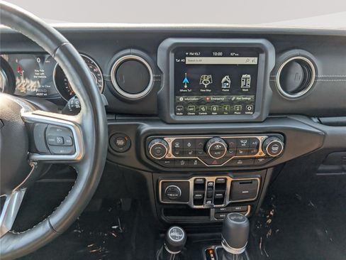 Used 2022 Jeep Wrangler Unlimited Sahara w/ Cold Weather Group AWD/4WD image 18