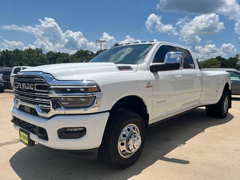 New 2026 RAM 3500 Laramie AWD/4WD image 3