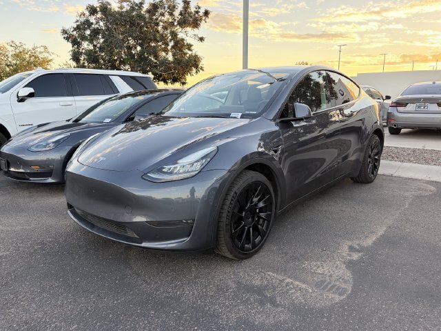 Used 2022 Tesla Model Y Long Range AWD/4WD image 1