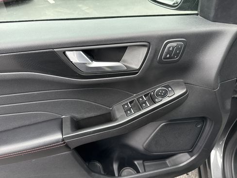 Used 2021 Ford Escape SEL w/ SEL Stealth AWD Package image 17