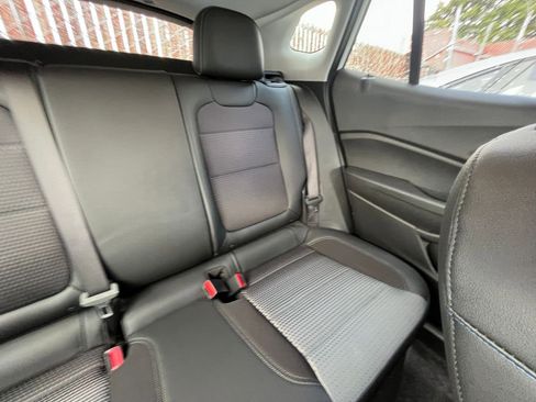 Used 2025 Chevrolet Trax LT w/ LT Convenience Package image 35