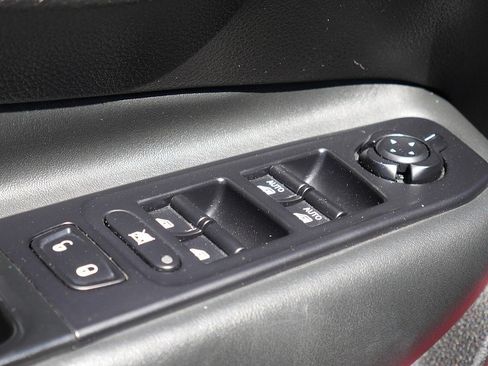 Used 2018 Jeep Renegade Trailhawk AWD/4WD image 26