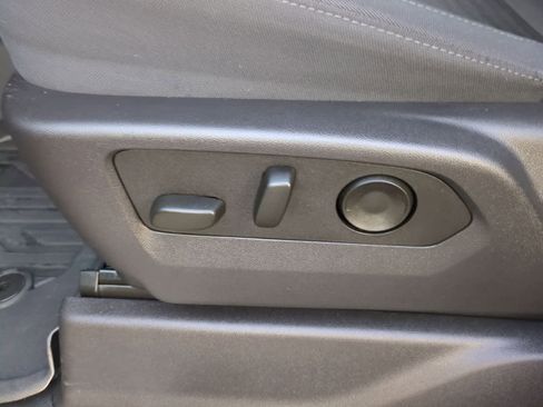 Used 2025 GMC Sierra 2500 SLE image 17