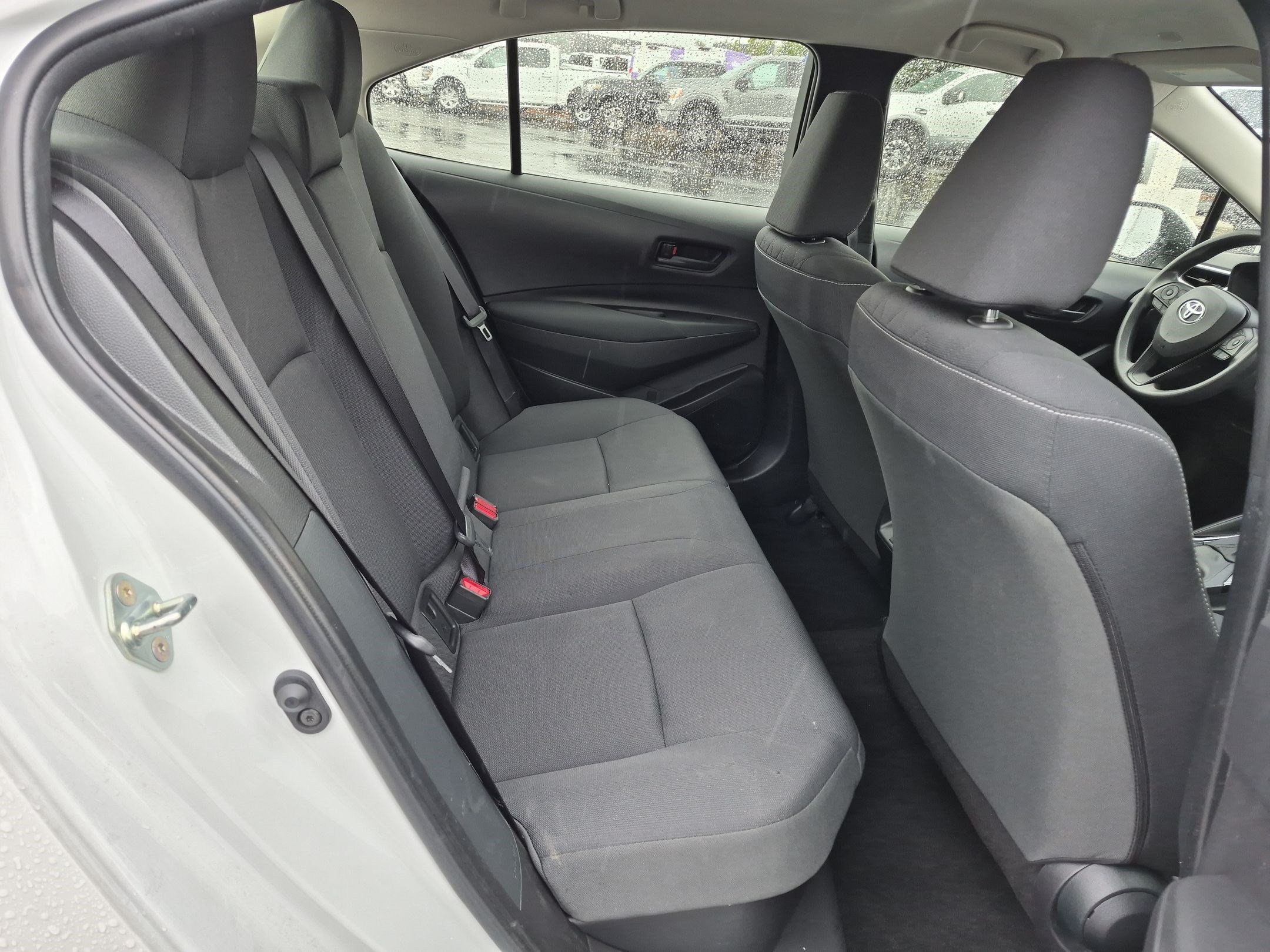 Used 2025 Toyota Corolla LE FWD image 31
