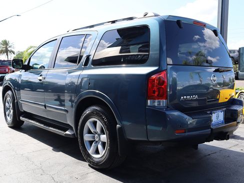 Used 2013 Nissan Armada SV image 3