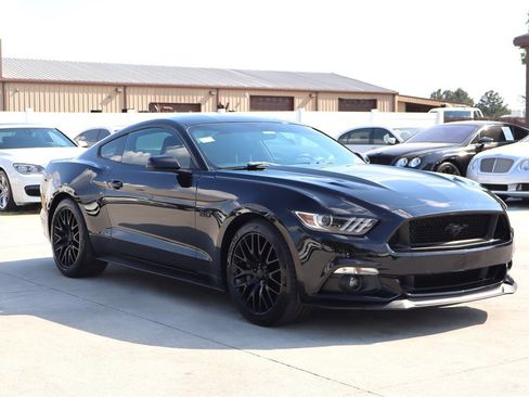 Used 2017 Ford Mustang GT w/ GT Performance Package RWD image 9
