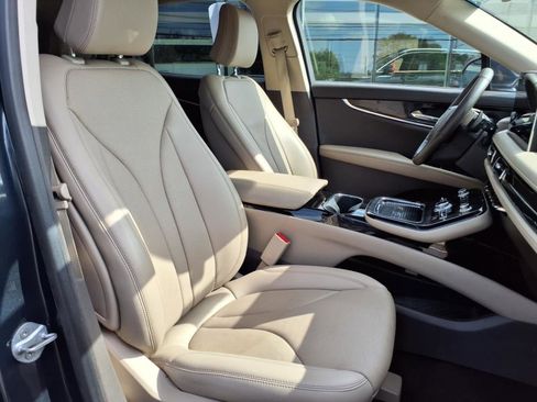 Certified 2022 Lincoln Nautilus Reserve w/ Equipment Group 201A image 11