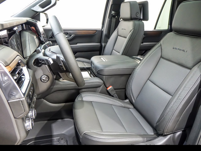 New 2027 GMC Yukon Denali w/ Denali Reserve Package AWD/4WD image 9