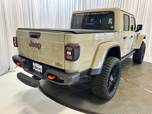 Used 2022 Jeep Gladiator Mojave w/ Dual Top Group AWD/4WD image 27