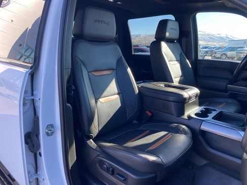 Used 2022 GMC Sierra 2500 AT4 w/ AT4 Preferred Package image 5