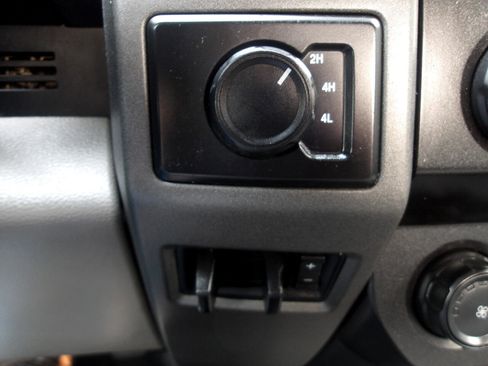 Used 2021 Ford F250 XL w/ Power Equipment Group image 18