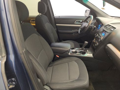 Used 2017 Ford Explorer XLT FWD image 21