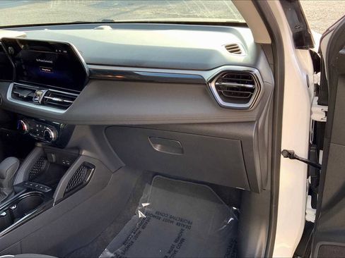 Used 2025 Chevrolet TrailBlazer LT image 17