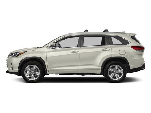 Used 2017 Toyota Highlander Limited Platinum image 3