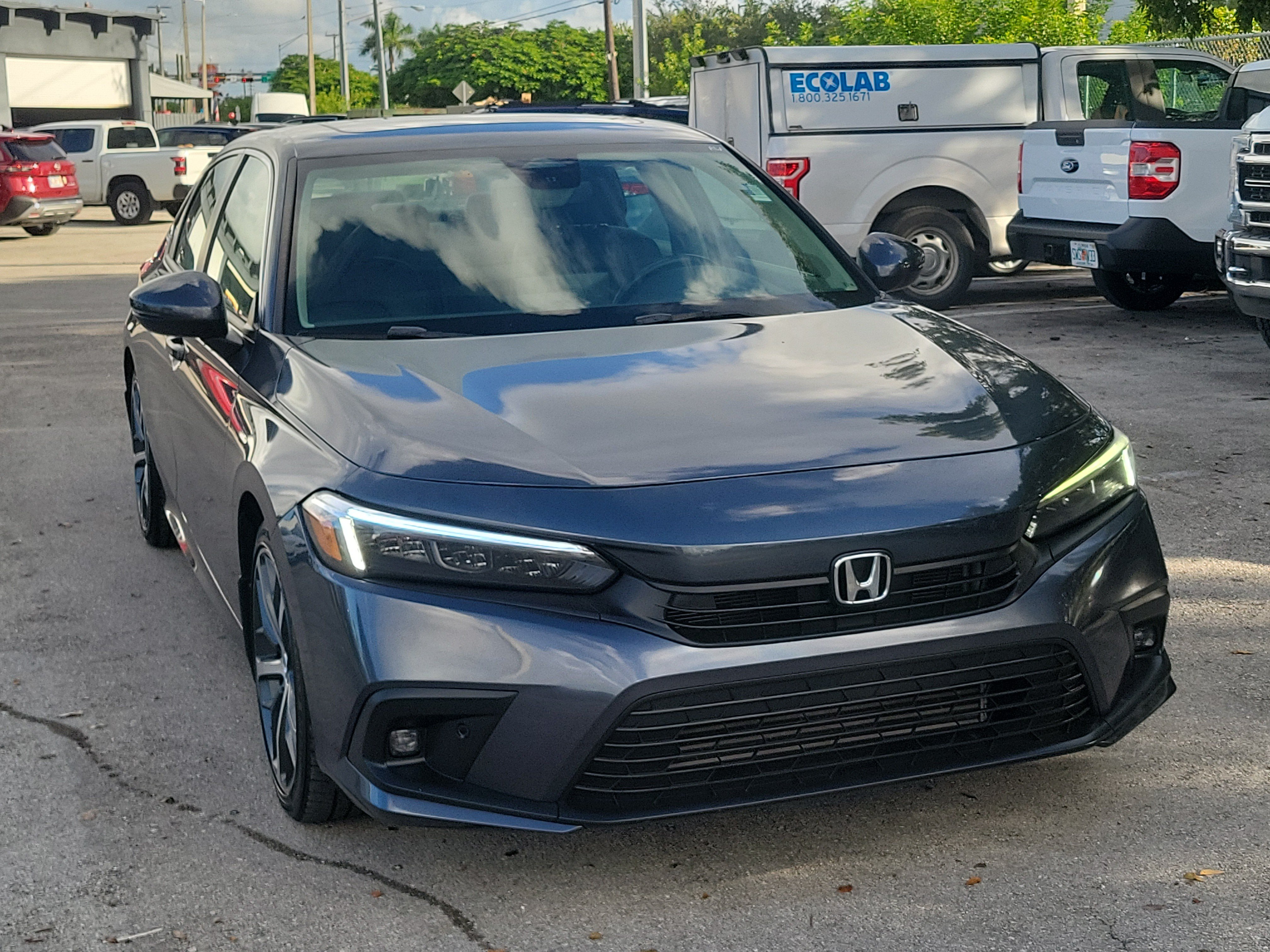 Used 2024 Honda Civic Touring image 3