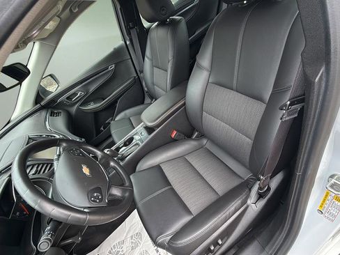 Used 2016 Chevrolet Impala LT w/ Convenience Package image 15