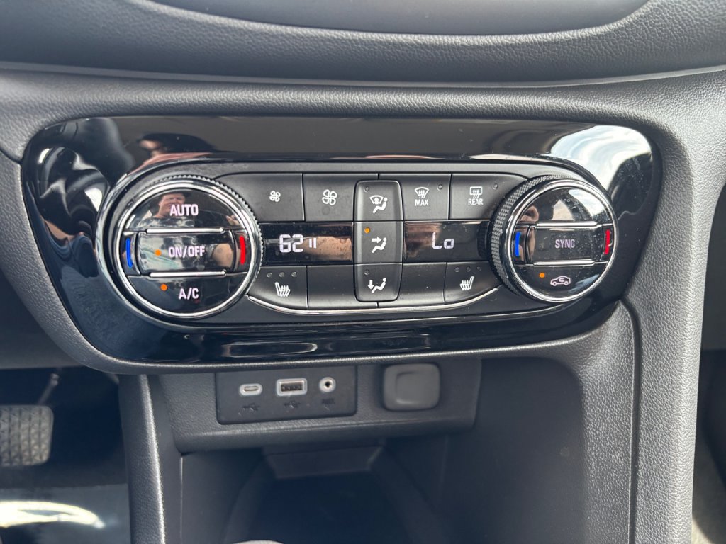 Used 2023 Buick Encore GX Select FWD image 35