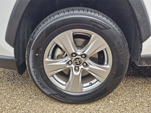 Used 2023 Toyota RAV4 XLE image 29