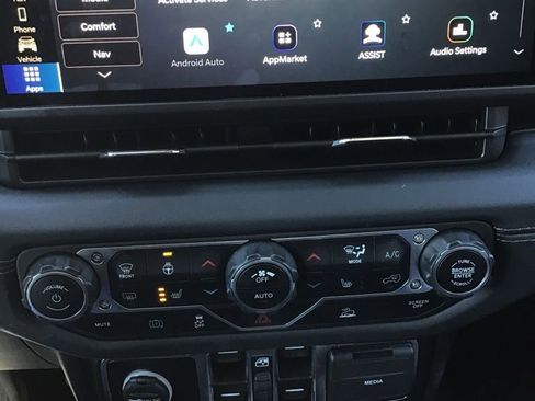 Used 2024 Jeep Wrangler Unlimited Sahara w/ Technology Group image 11