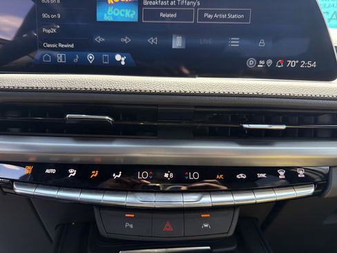 Used 2025 Cadillac XT4 Premium Luxury AWD/4WD image 21