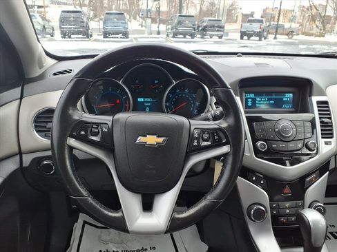 Used 2013 Chevrolet Cruze LT image 16