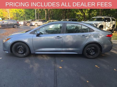Used 2024 Toyota Corolla LE FWD image 12