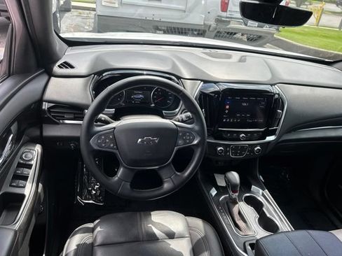 Used 2023 Chevrolet Traverse RS w/ LPO, 'HIT The Road' Package FWD image 27