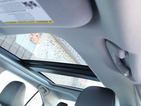 Used 2023 Toyota Camry XSE image 6