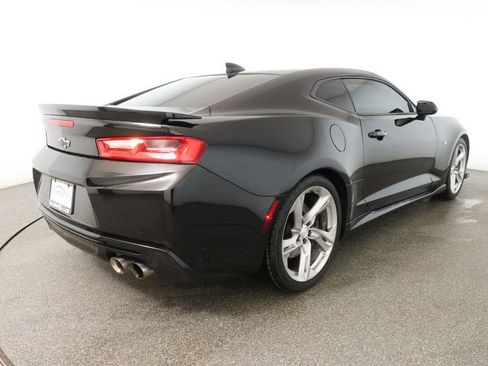 Used 2018 Chevrolet Camaro SS w/ LPO, Ground Effects Package image 4