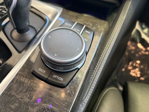 Used 2022 BMW 540i xDrive w/ M Sport Package image 50