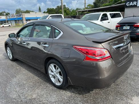 Used 2013 Nissan Altima 2.5 SV w/ 2.5SV Convenience Pkg FWD image 7