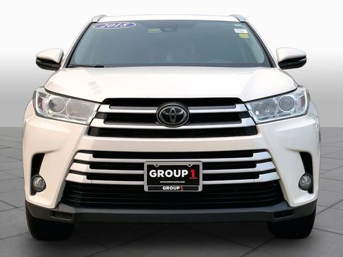 Used 2018 Toyota Highlander XLE AWD/4WD image 4