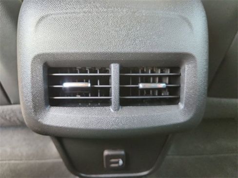 Certified 2024 Chevrolet Equinox Premier image 20