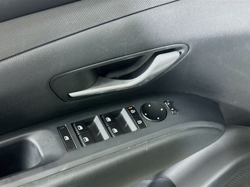 Used 2025 Hyundai Santa Cruz SEL FWD image 15