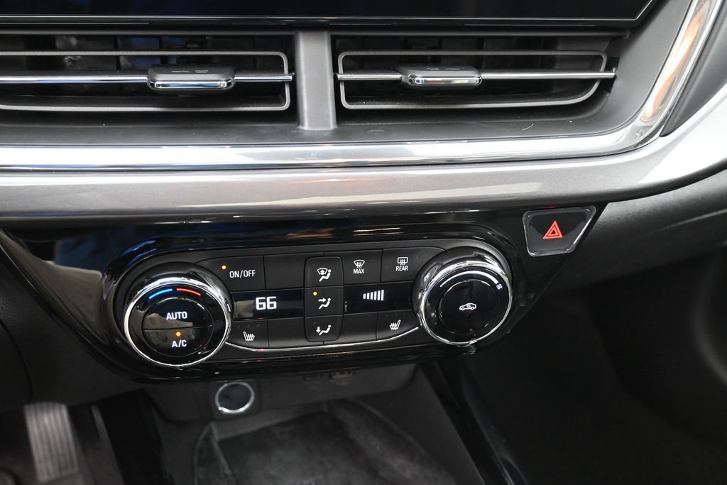 Used 2026 Chevrolet Trax ACTIV w/ Sunroof Package FWD image 20