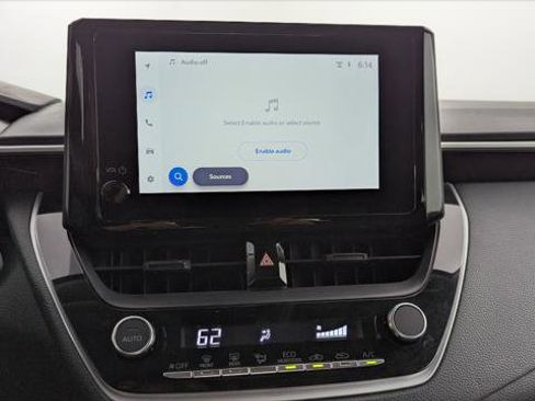 Used 2025 Toyota Corolla LE FWD image 27