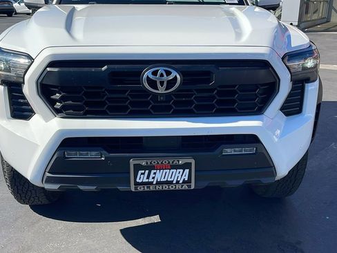 Used 2024 Toyota Tacoma TRD Off-Road w/ TRD Off Road Premium Package image 9