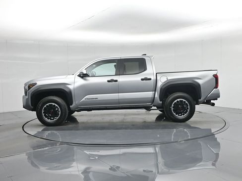 Used 2024 Toyota Tacoma TRD Off-Road image 25