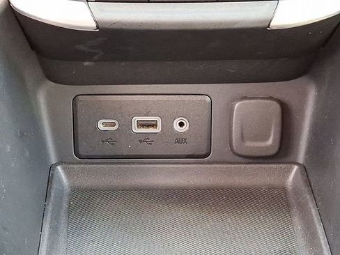 Used 2024 GMC Terrain SLE image 24