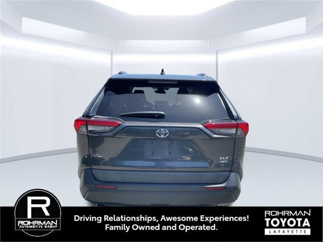 Used 2019 Toyota RAV4 XLE Premium w/ Cold Weather Package AWD/4WD image 5