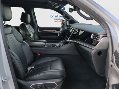 Used 2022 Jeep Wagoneer Series III w/ Premium Group I image 17