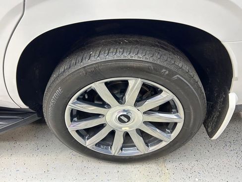 Used 2022 Cadillac Escalade Premium Luxury Platinum image 17