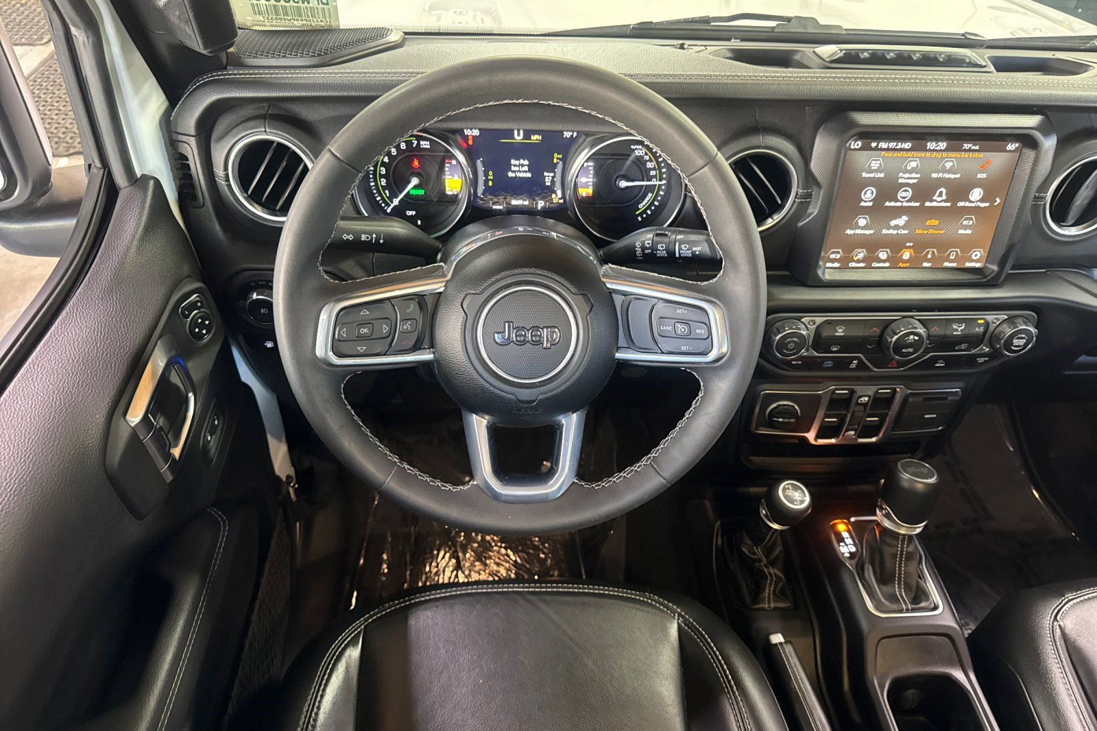 Used 2023 Jeep Wrangler Unlimited Sahara AWD/4WD image 32