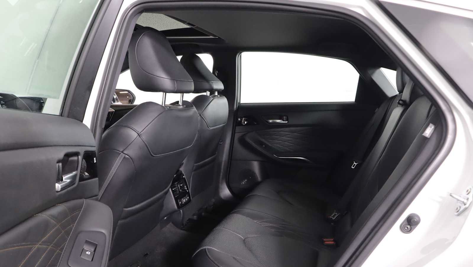 Used 2022 Toyota Avalon Limited w/ Advanced Safety Package FWD image 13